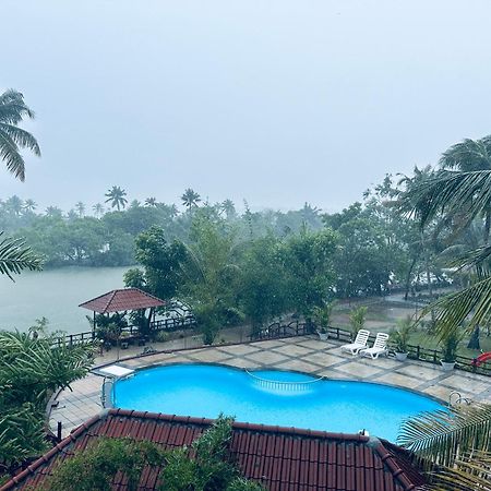 Lake N River Resort Munroe Island Mundrothuruth Eksteriør billede