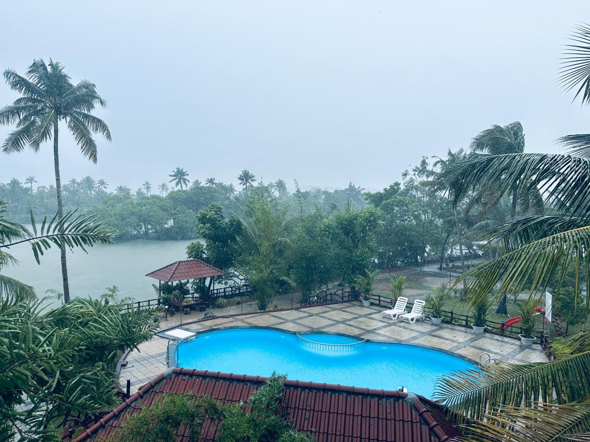 Lake N River Resort Munroe Island Mundrothuruth Eksteriør billede